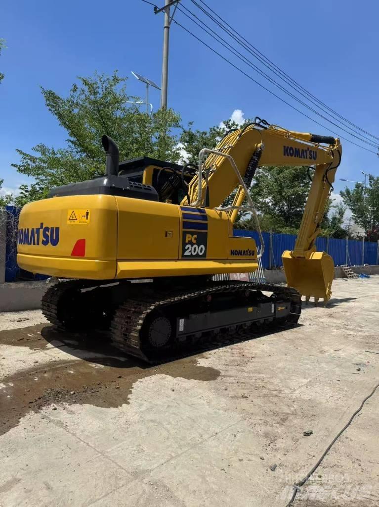 Komatsu PC 200 8N Bageri gusjeničari