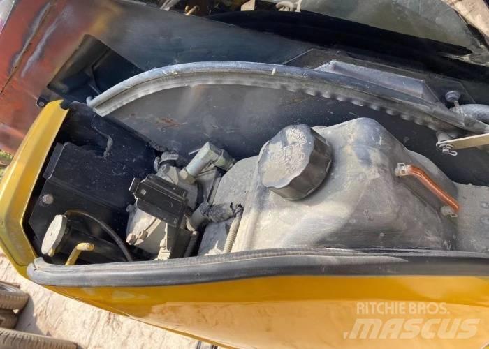 Komatsu PC30 Bageri gusjeničari