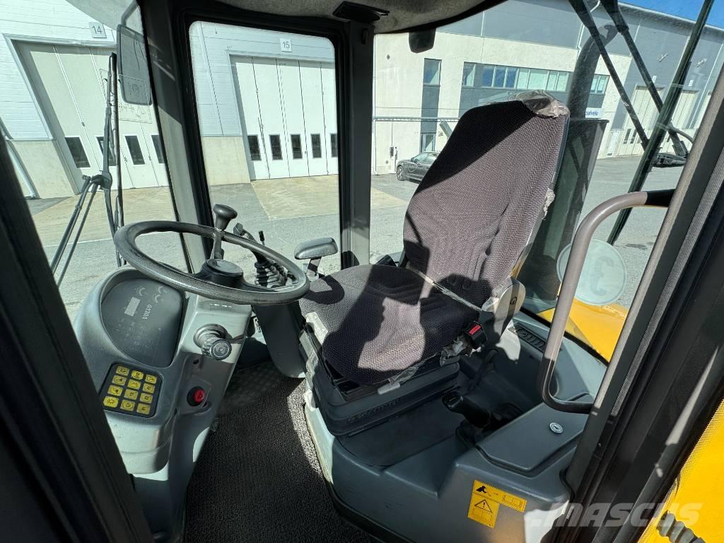 Volvo L 30 B Utovarivači na kotačima