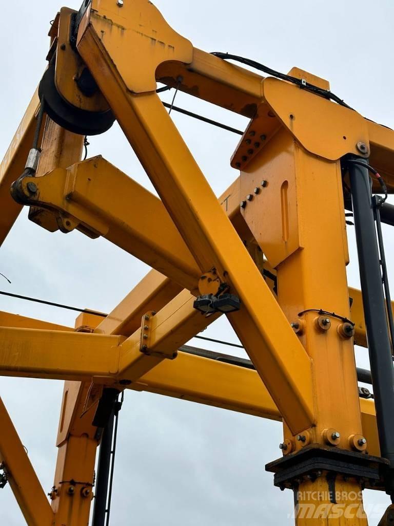 Combilift SC 3 T Kontejnerski viličari