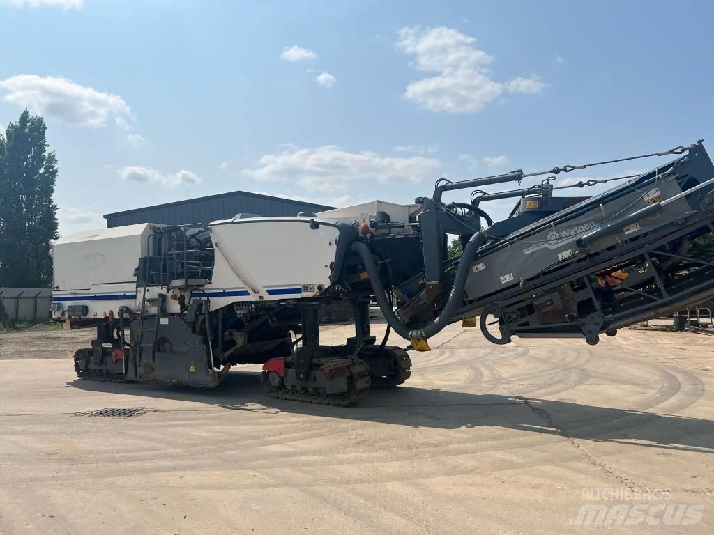 Wirtgen W 220 Asfaltne hladne glodalice