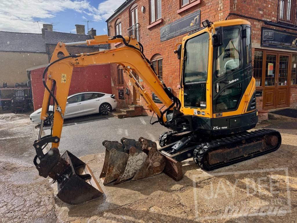 Hyundai R25Z-9 AK Mini bageri <7t