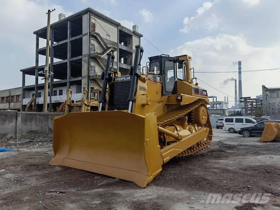 CAT D9N Buldožeri gusjeničari