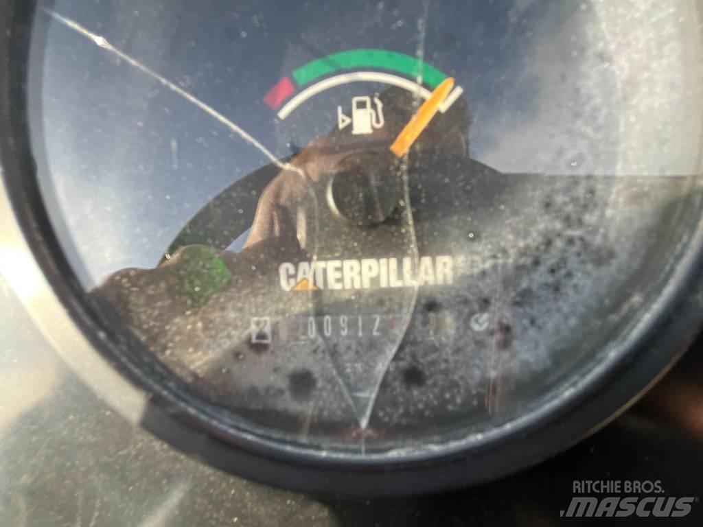 CAT CB 224E Valjci sa dvojnim bubnjem