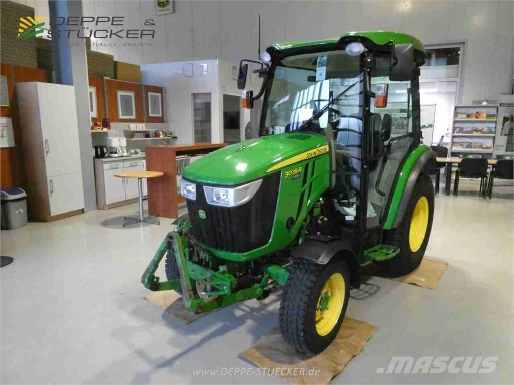 John Deere 3039R Kompaktni (mali) traktori