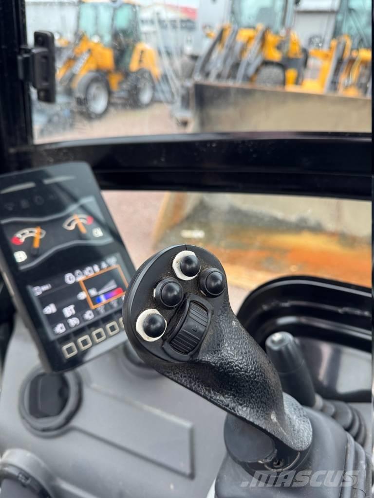 CAT 301.8 Mini bageri <7t