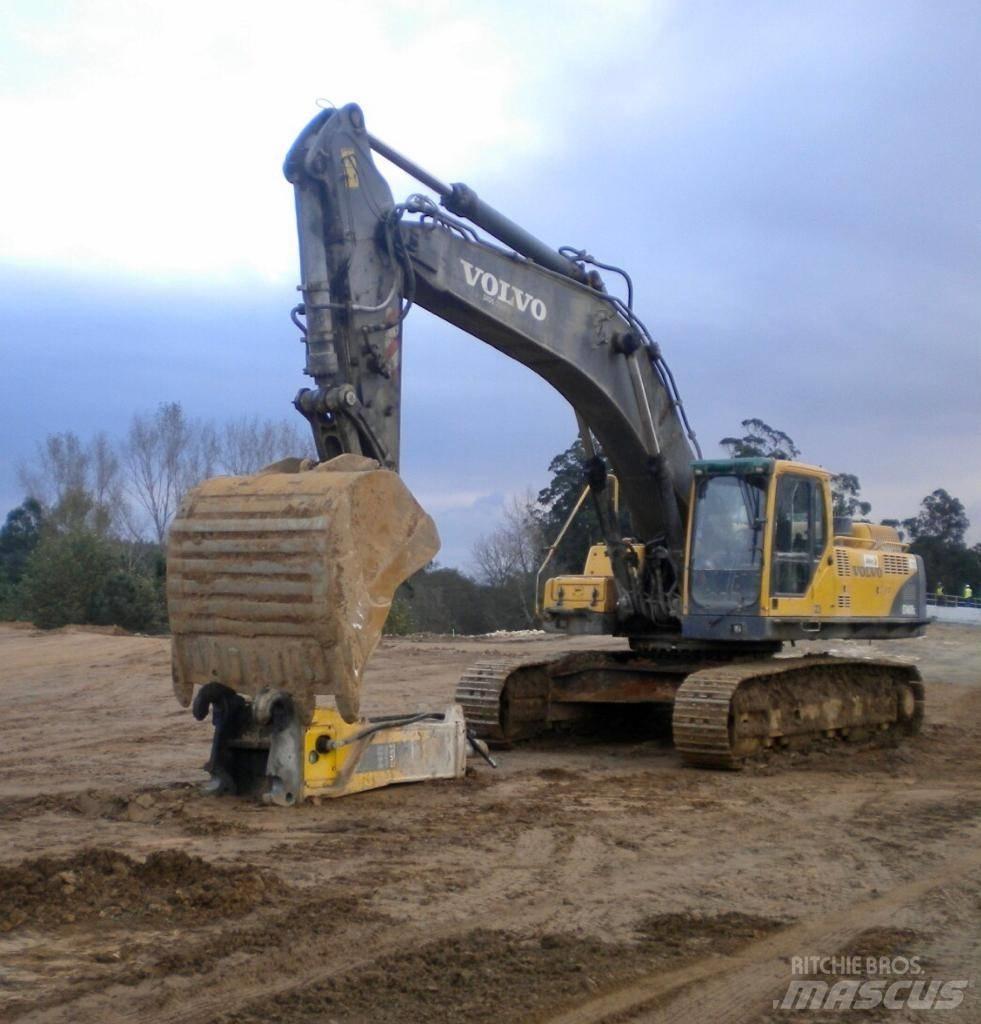 Volvo EC 460 B LC Bageri gusjeničari