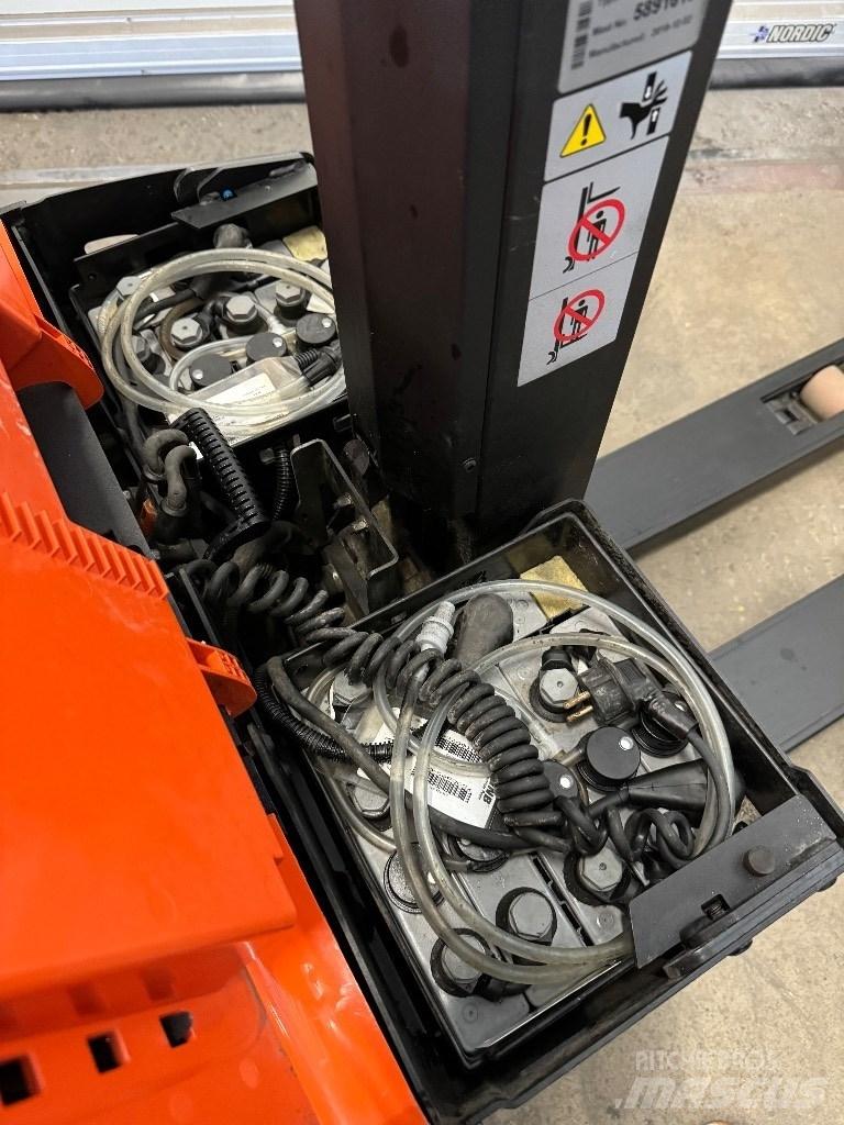 Toyota SWE080L Ručni električni viličar