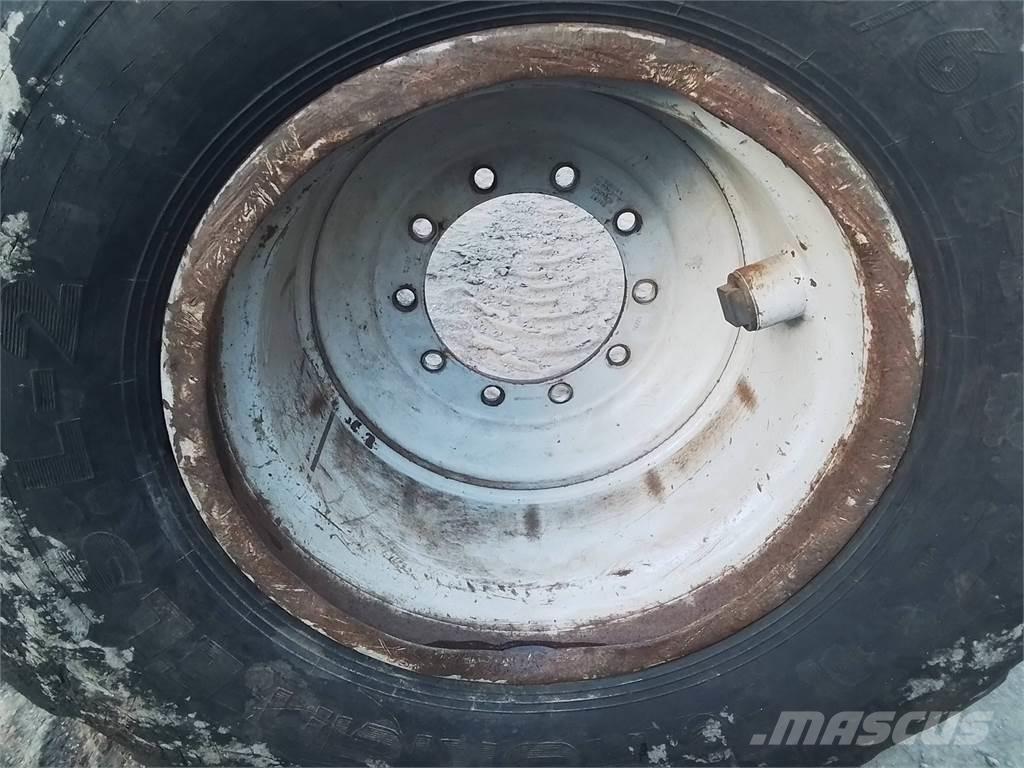 Valmet 890 20x26,5 Gume, kotači i naplatci