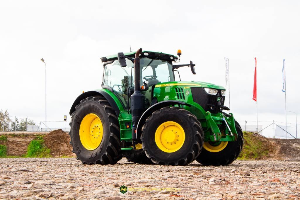 John Deere 6215 R Traktori