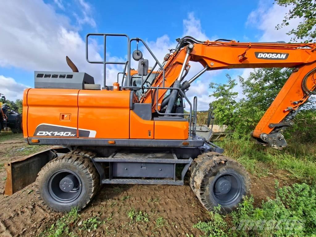 Doosan DX140W-5 Bageri na kotačima