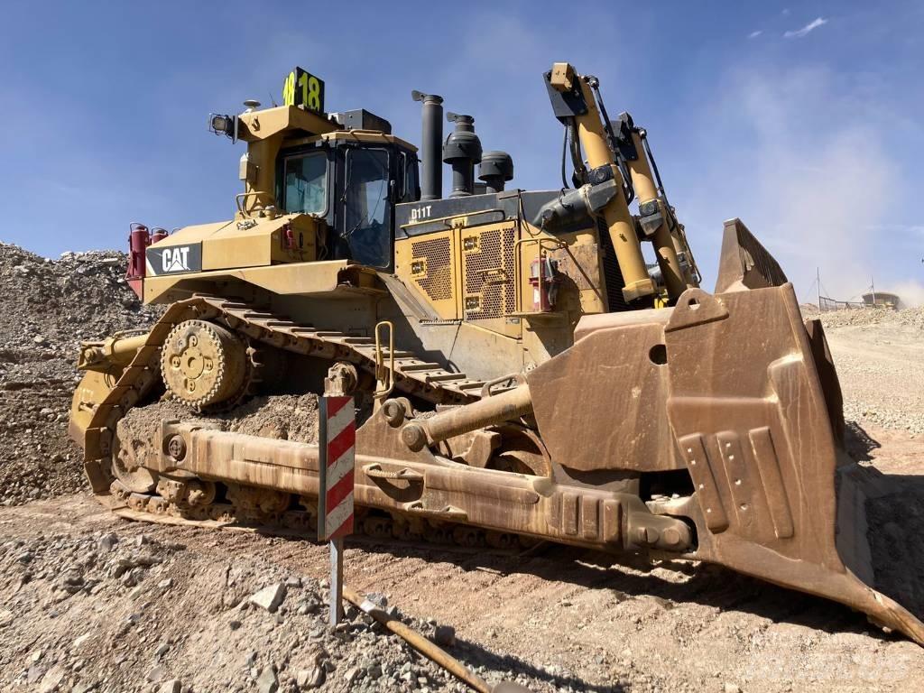 CAT D 11 T Buldožeri gusjeničari