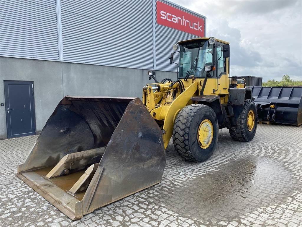 Komatsu WA270-3 Utovarivači na kotačima