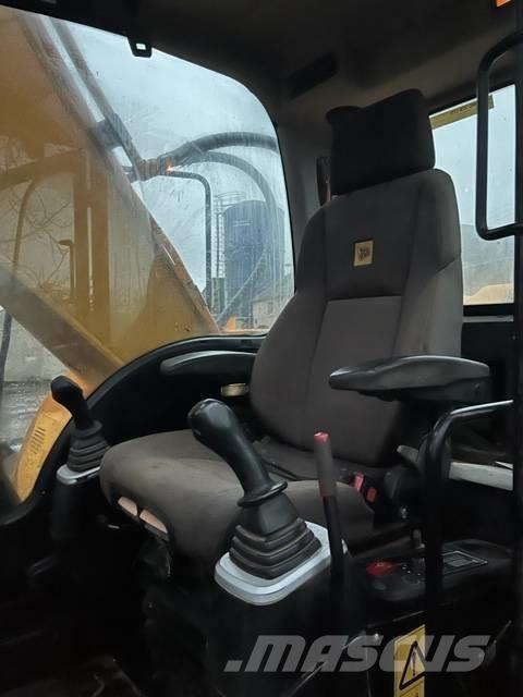 JCB JS 220 LC Bageri gusjeničari