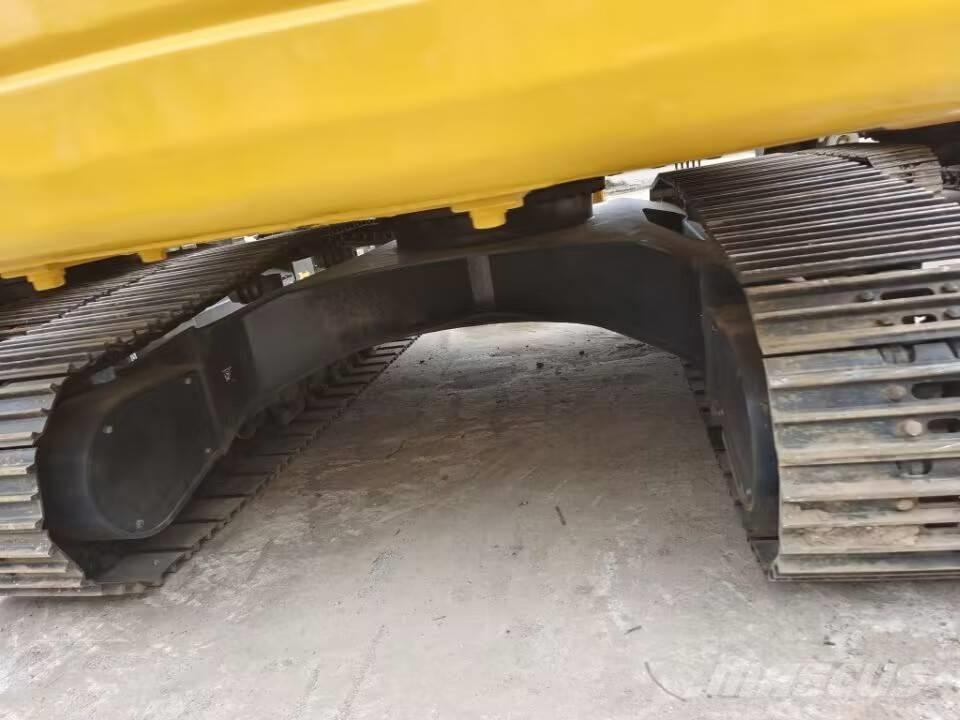 Komatsu PC 200 Bageri gusjeničari