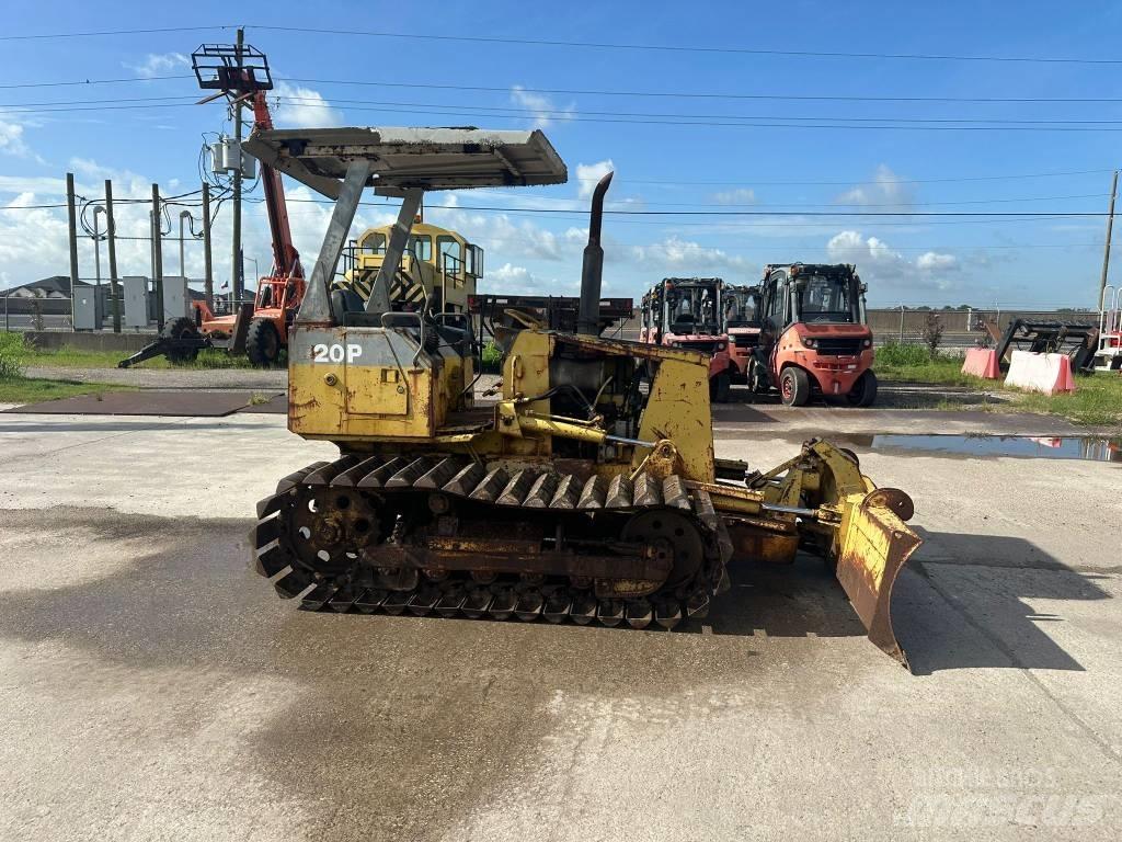 Komatsu D 20P-7 Buldožeri gusjeničari