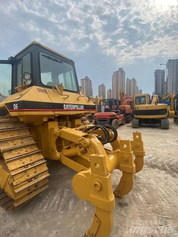 CAT D6R Buldožeri gusjeničari