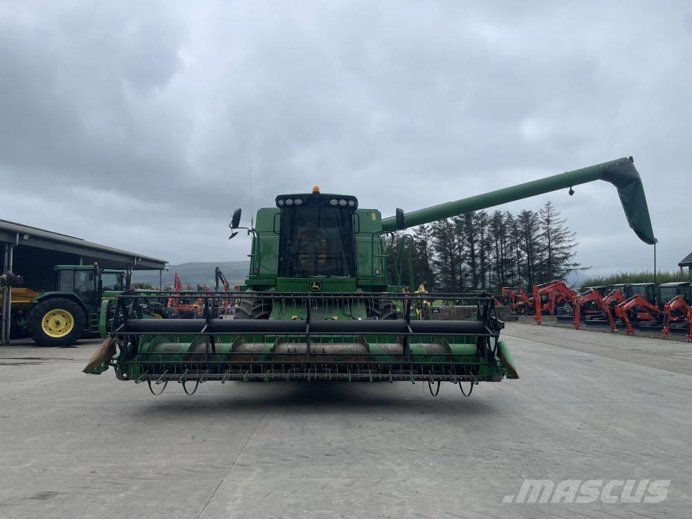 John Deere T 550 Kombajni