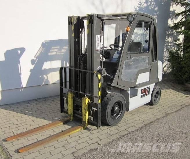 Nissan DX25LPG Plinski viličari