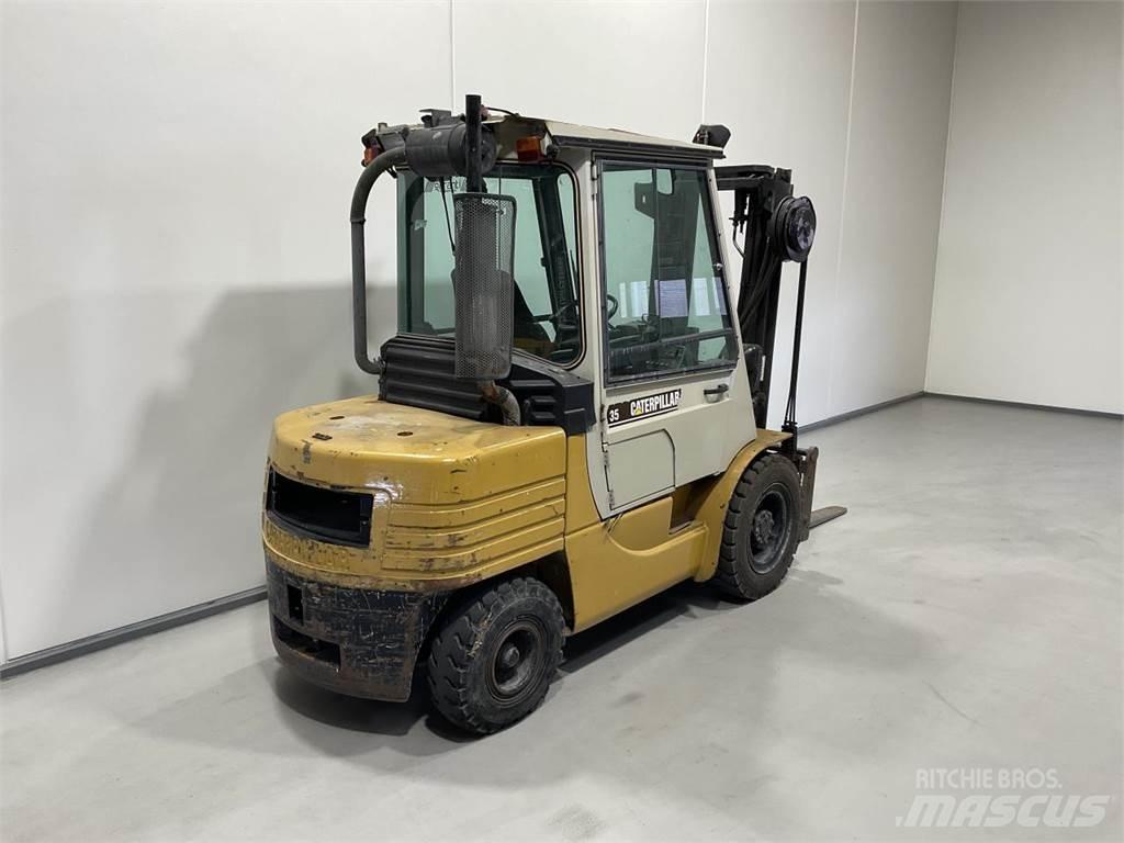 CAT DP35A Dizelski viličari