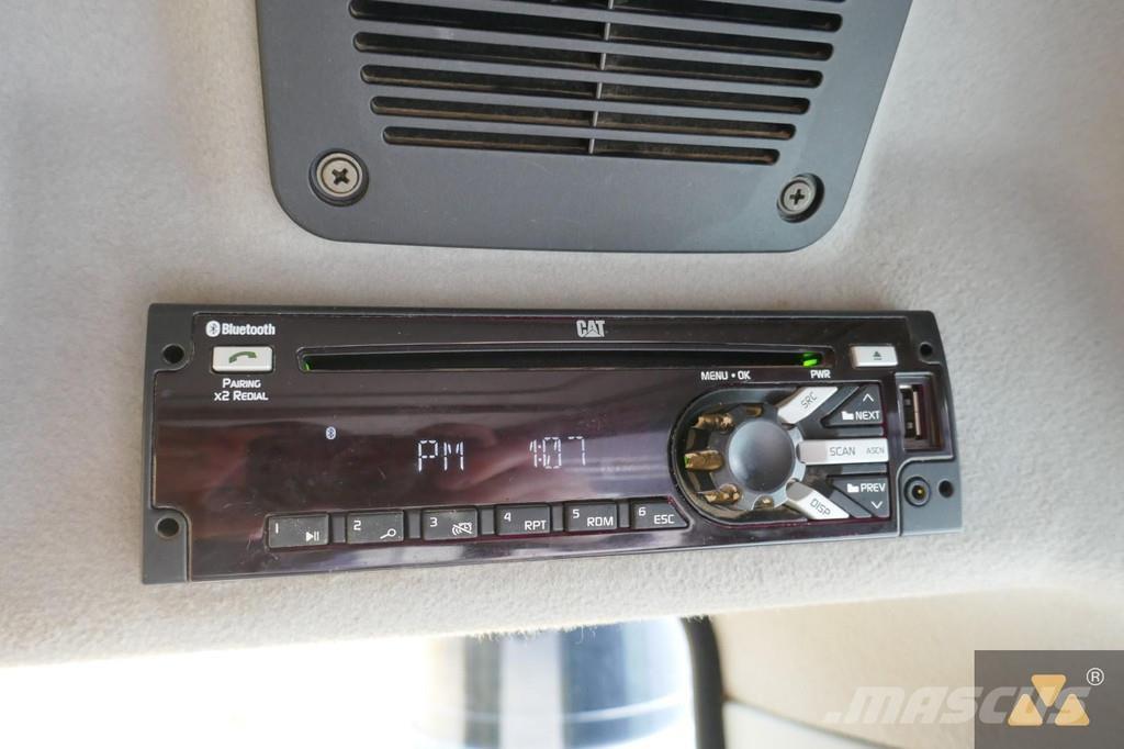 CAT 325F LCR Bageri gusjeničari