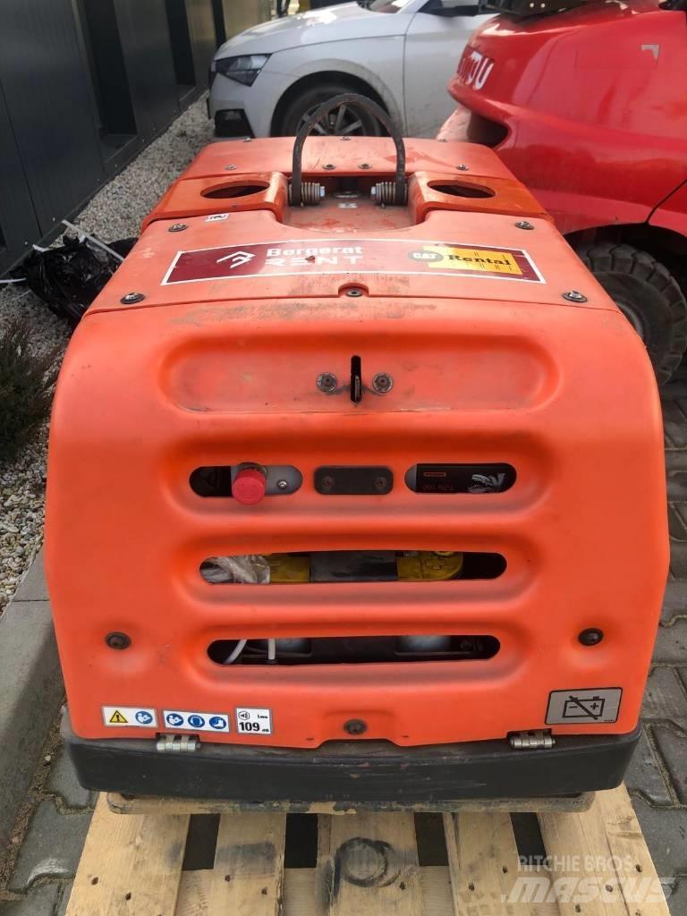 Husqvarna LH804 Kompaktori zemlje