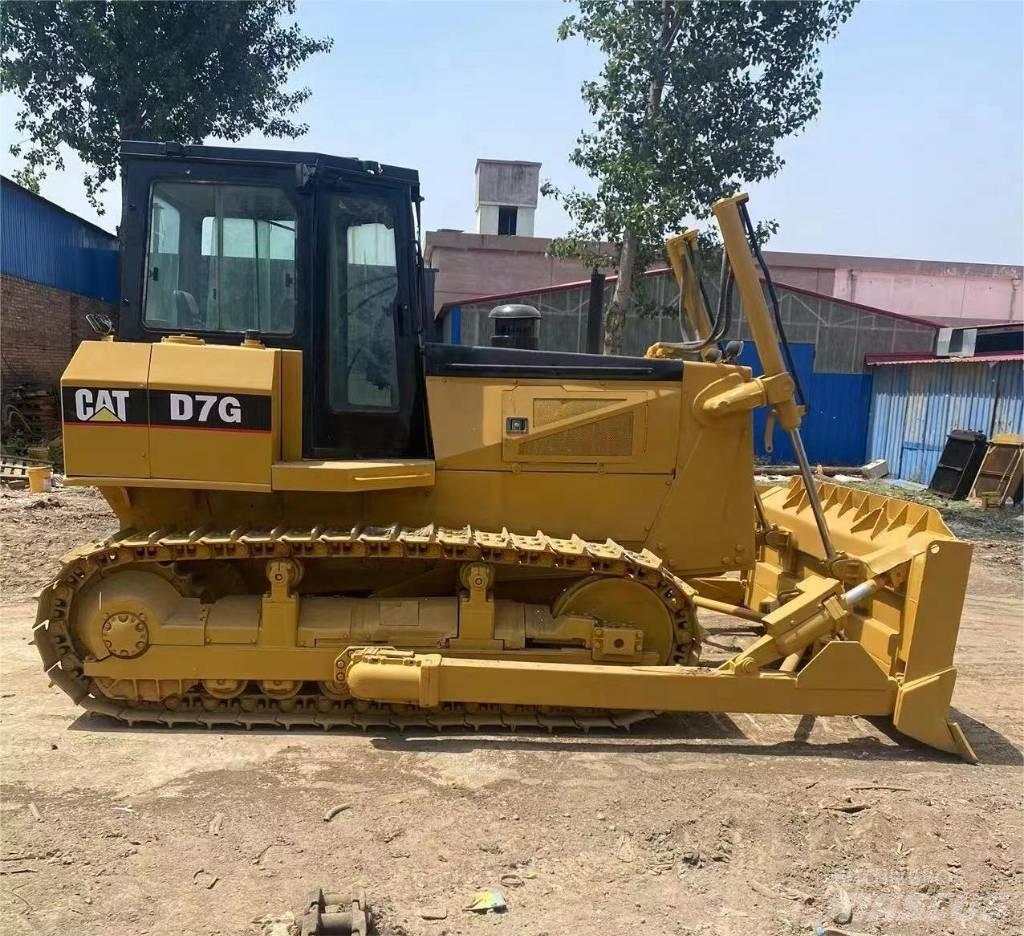 CAT D 7 G Buldožeri gusjeničari