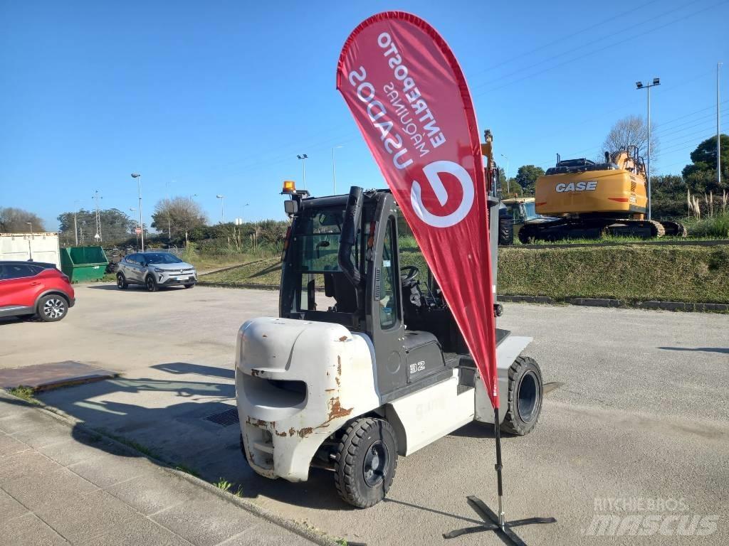 UniCarriers D32 Dizelski viličari
