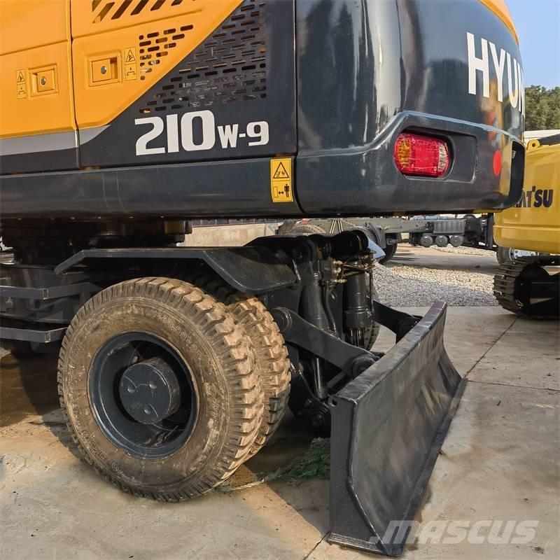 Hyundai 210W -9 Bageri na kotačima