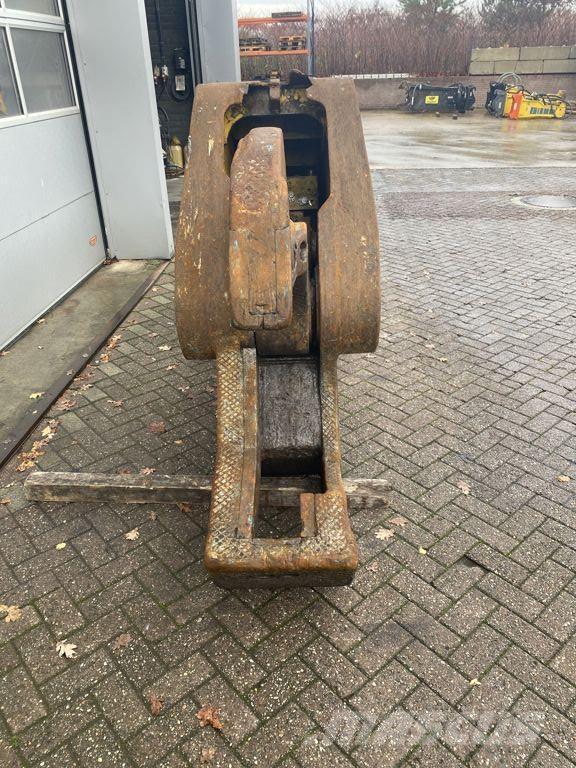 Genesis GXP 400R Škare