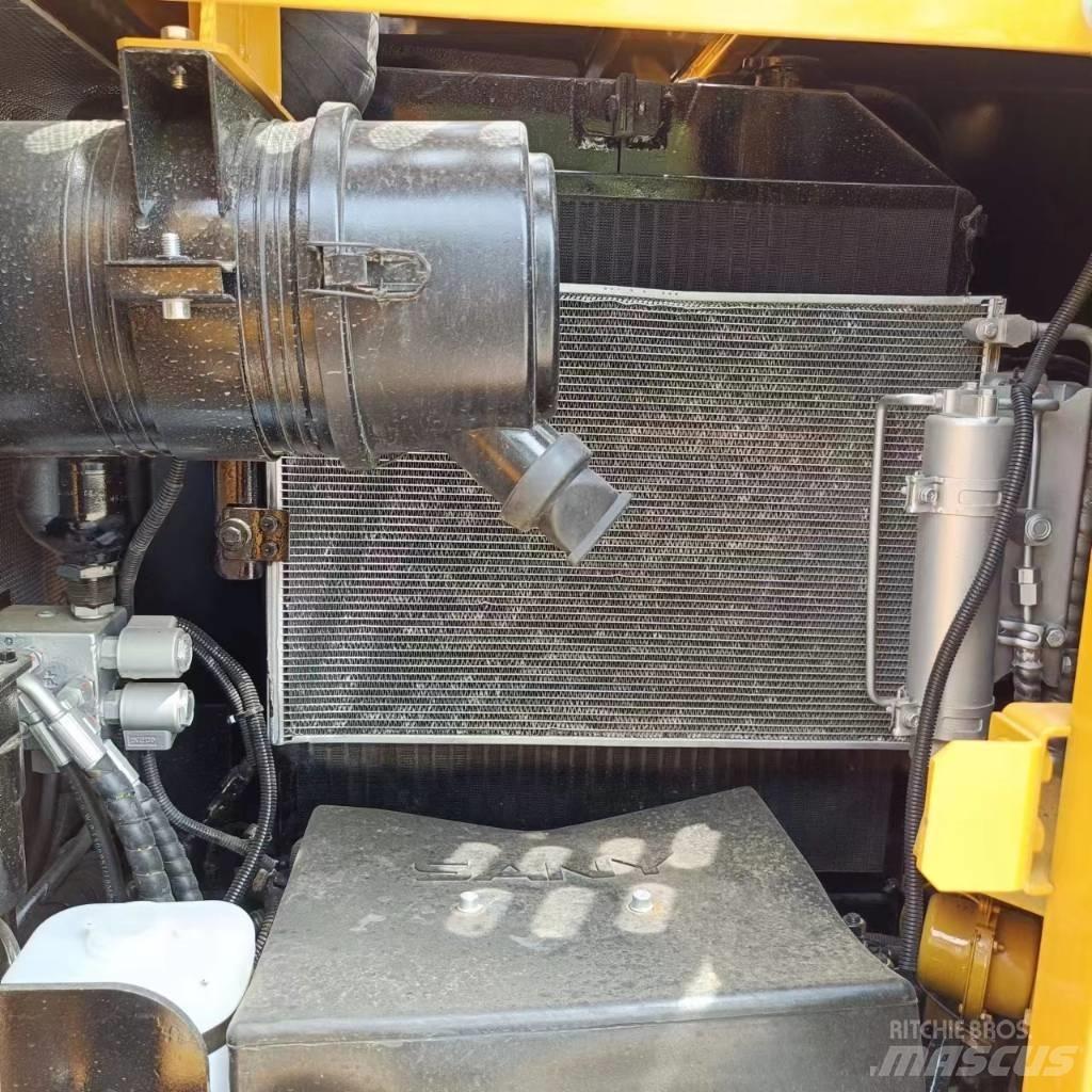 Sany SY 75 Bageri gusjeničari