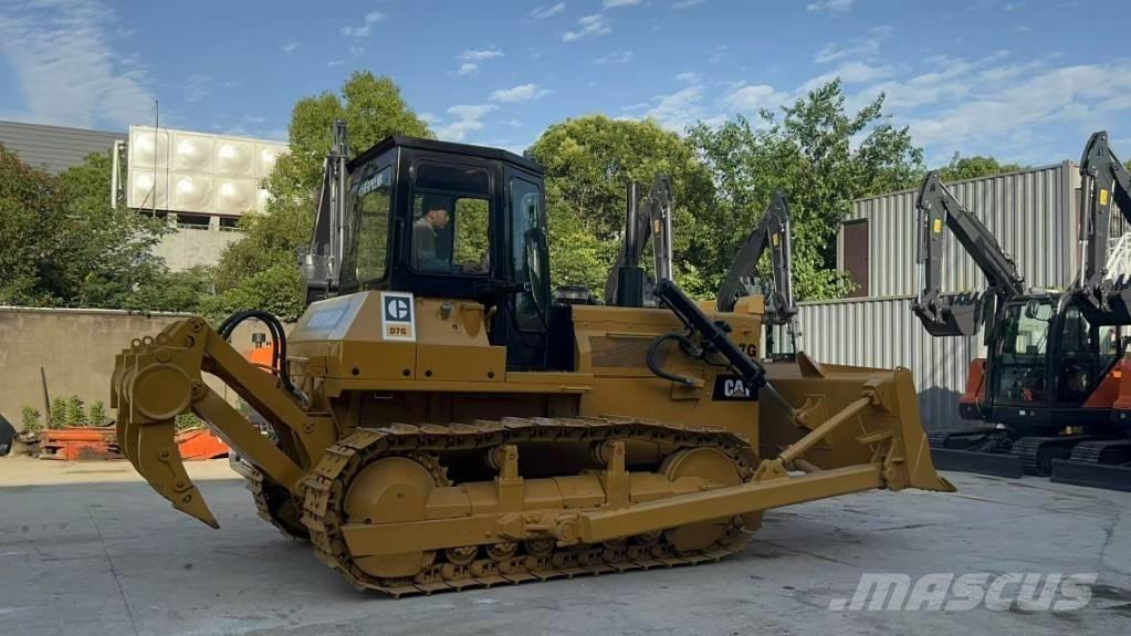 CAT D7G Buldožeri gusjeničari