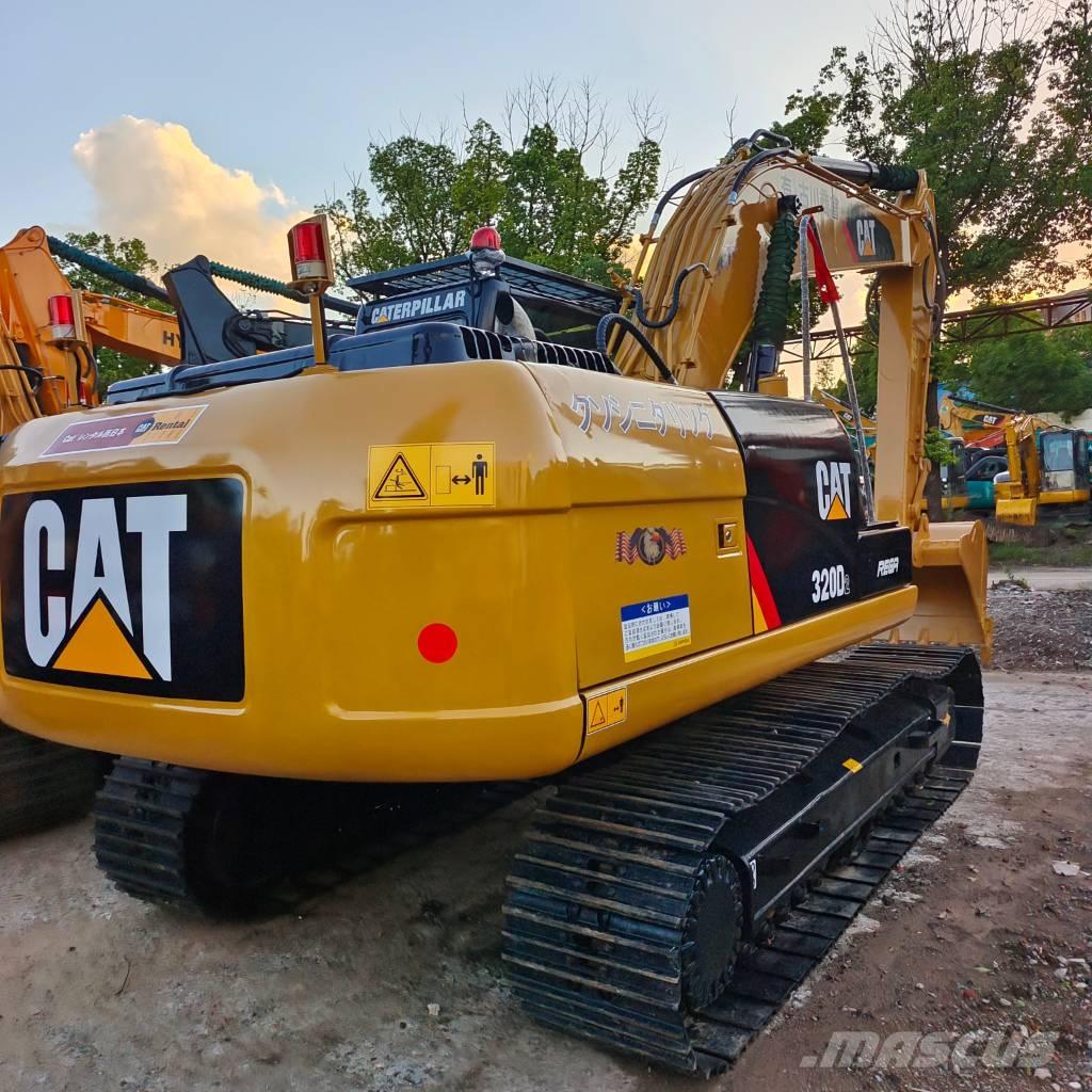 CAT 320 D2 Bageri gusjeničari