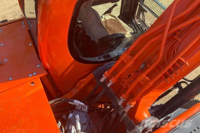 Doosan DX225 Bageri gusjeničari