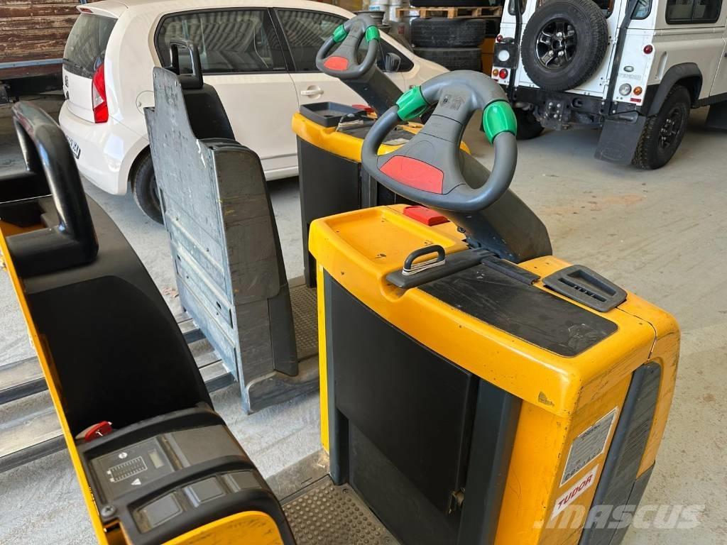 Jungheinrich ECE 225 Nisko podizni električni viličar