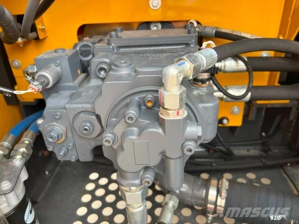 XCMG XE135GA Bageri gusjeničari