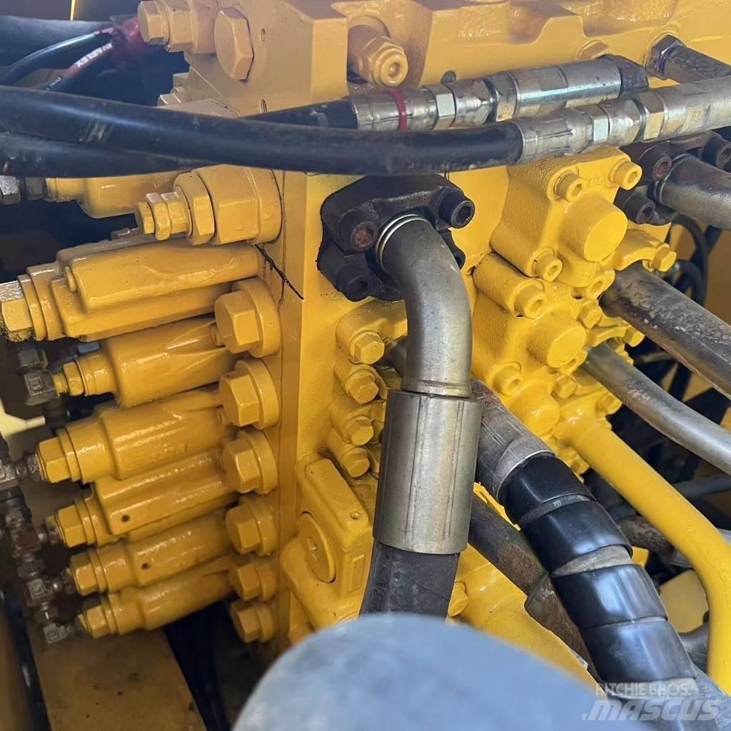 Komatsu PC 240 Bageri gusjeničari