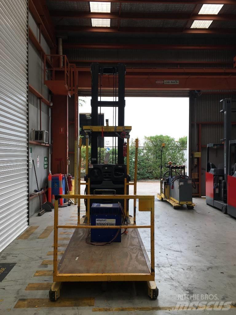 Hyster R30XMF2 Visokopodizni komisioni viličar
