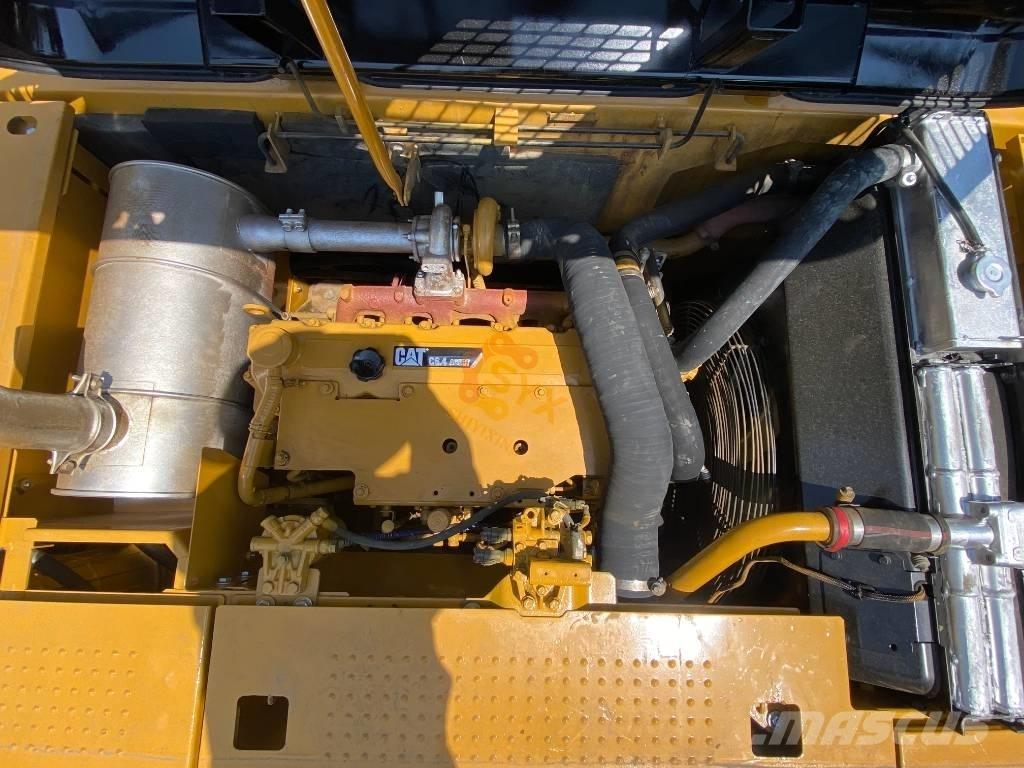 CAT CAT320 D2 Bageri gusjeničari