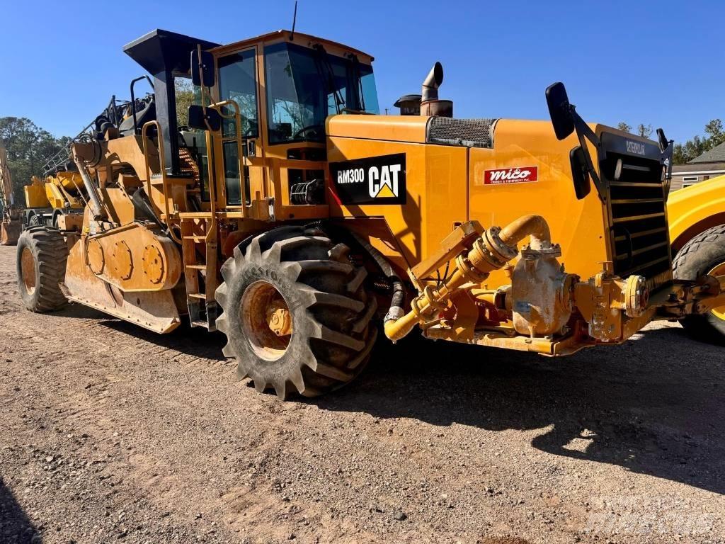 CAT RM 300 Uređaji za recikliranje asfalta
