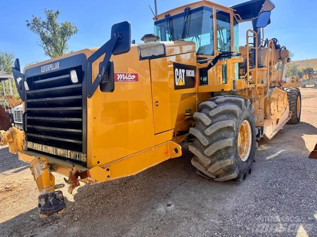 CAT RM 300 Uređaji za recikliranje asfalta