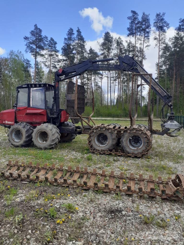 Valmet 820 Forvarderi