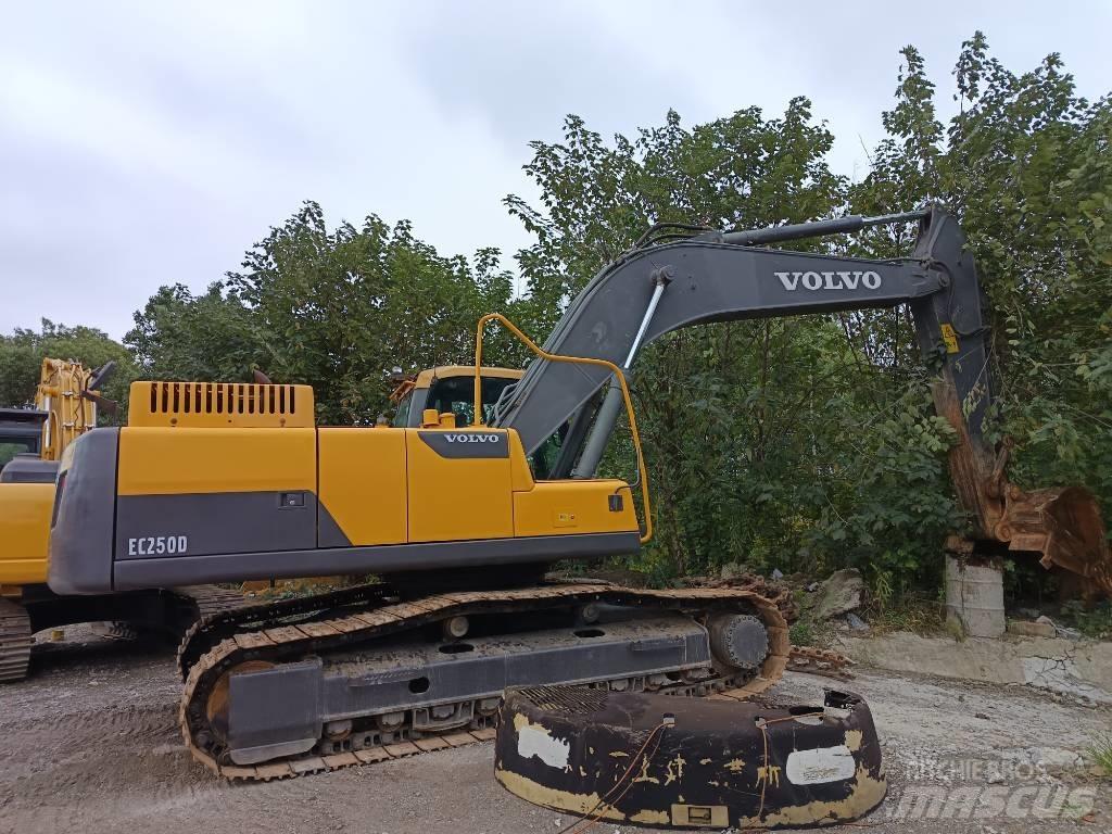 Volvo EC 250 Bageri gusjeničari