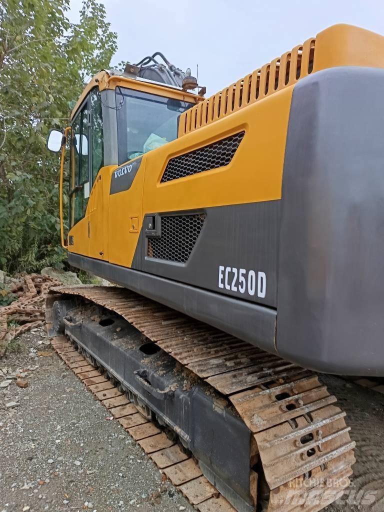 Volvo EC 250 Bageri gusjeničari