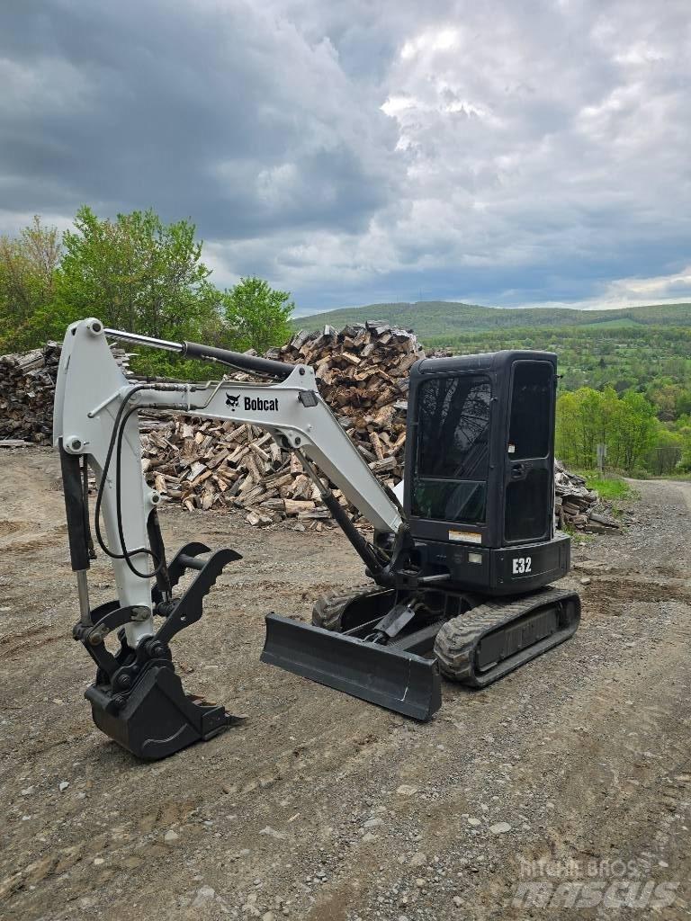 Bobcat E 32 Mini bageri <7t