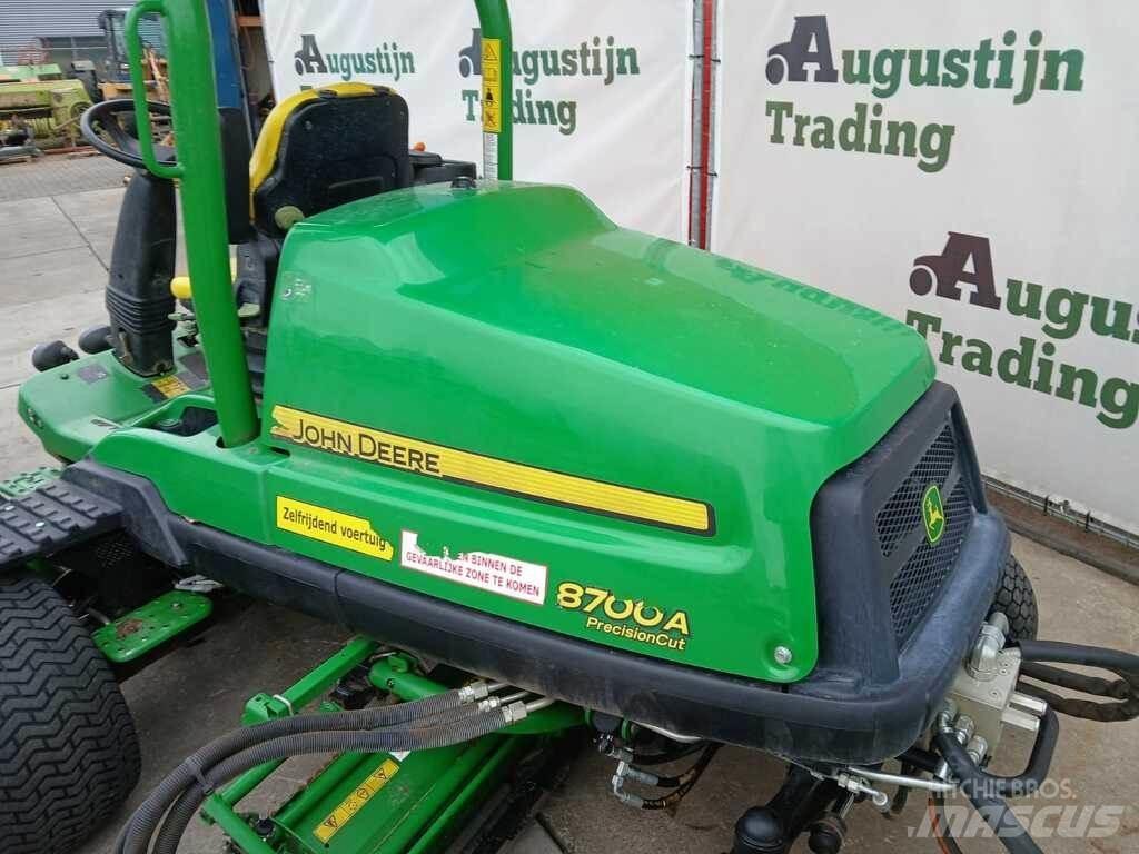 John Deere 8700 A Traktorske kosilice