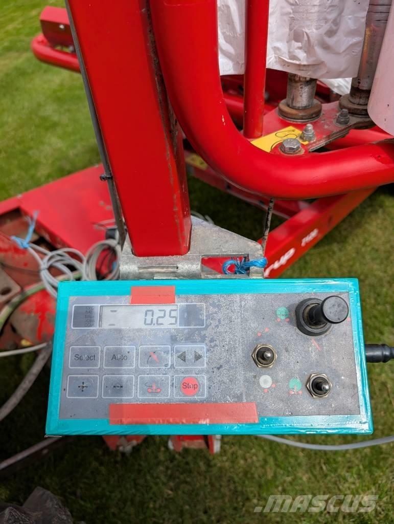 Kverneland 7120 Ovijači bala