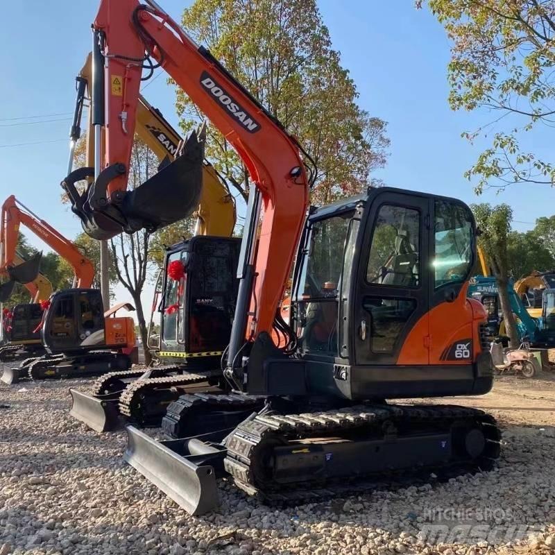 Doosan dx60 Bageri gusjeničari