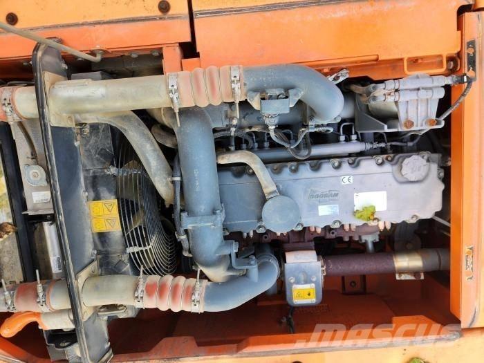 Doosan DX 140 W Bageri na kotačima