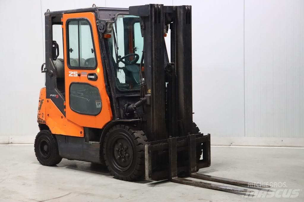 Doosan G25E-5 Plinski viličari